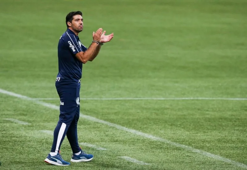مدرب بالميراس يثني على حارس بورتو ويعد برد فعل قوي ضد الأهلي مدرب بالميراس يثني على حارس بورتو ويعد برد فعل قوي ضد الأهلي