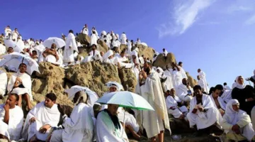 هل يُسمح للحاج بالرحيل من عرفات قبل غروب الشمس؟.. الفتوى توضح