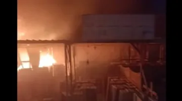 اندلاع حريق في سوق السيراميك بالمرج يؤدي إلى احتراق 33 محلًا