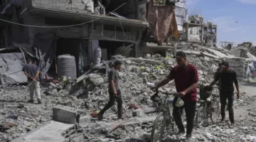عاجل.. مقتل 30 فلسطينياً جراء غارة إسرائيلية على مركز توزيع مساعدات في غزة