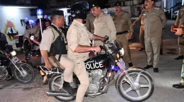 وزير الداخلية يوجه بعدم السماح لرجال الشرطة بقيادة الدراجة أثناء ارتداء الزي العسكري
