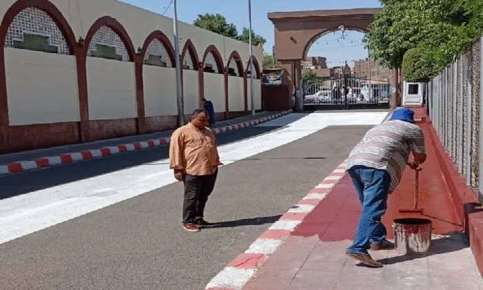 إعادة طلاء وترميم الأرصفة والأسفلت حول مسجد سيدي عبد الرحيم القنائي ومناطقها المحيطة إعادة طلاء وترميم الأرصفة والأسفلت حول مسجد سيدي عبد الرحيم القنائي ومناطقها المحيطة