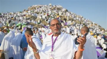حارس خفي يتابع قلوب الزوار من بعيد.. وخطبة عرفة بـ34 لغة مختلفة