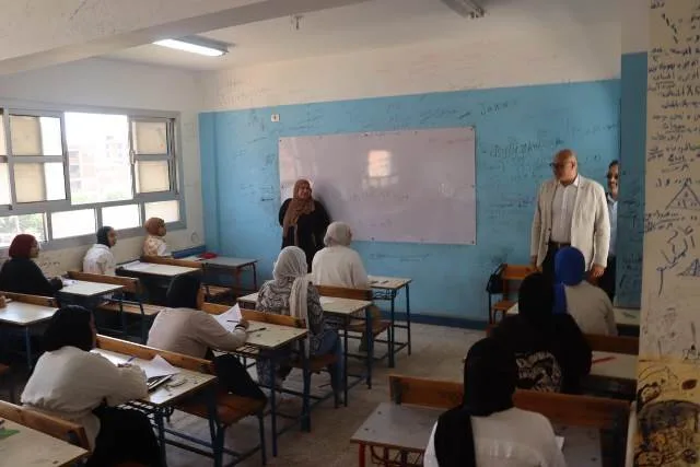 الجبر والدراسات تضفي السعادة على وجوه طلاب المرحلة الإعدادية في القليوبية
