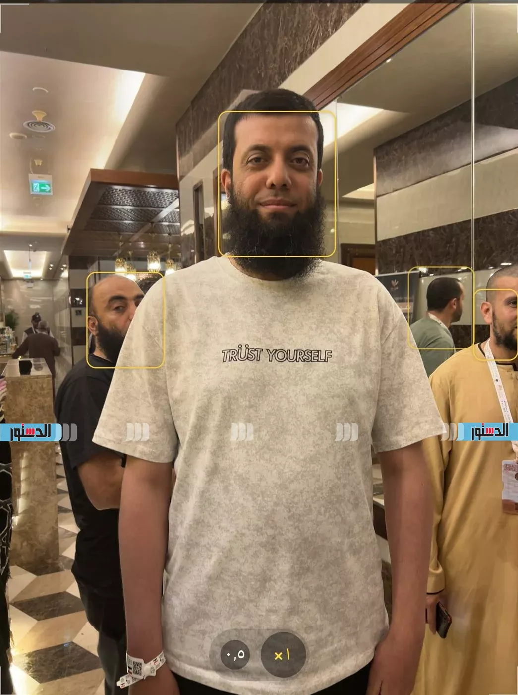الدستورترافق حجاج السياحة من الحرم إلى العزيزية