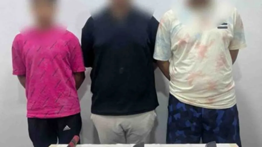 توضيح تفاصيل انتشار فيديو يظهر مشاجرة بين مجموعة من الأشخاص باستخدام الأسلحة البيضاء وعصا خشبية في الشرقية توضيح تفاصيل انتشار فيديو يظهر مشاجرة بين مجموعة من الأشخاص باستخدام الأسلحة البيضاء وعصا خشبية في الشرقية