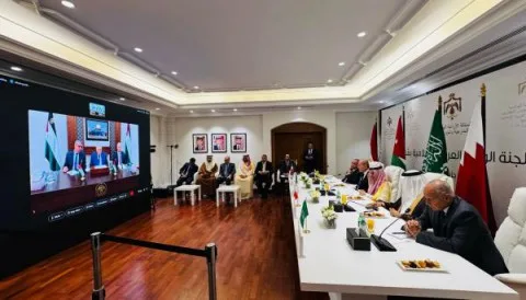 الفضيحة تتواصل.. الوفد الوزاري يتحدث مع عباس والشيخ عبر الفيديو: اتصالات الأردن ومصر ‘فشلت’ في تغيير موقف تل أبيب، والسعودية ‘غاضبة’ وتراسل واشنطن، والمحتوى يشير إلى أن سياسات ترامب في المنطقة تعرقلها المتطرفون في إسرائيل.