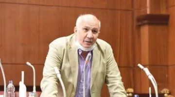 زعيم حزب التجمع يعبر عن قلقه بشأن إعادة تفعيل الكتاتيب.. والوزير يرد عليه