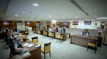 غرفة عمليات حج القرعة: نظام متكامل يعمل على مدار الساعة لتوفير الراحة والسلامة لضيوف الرحمن.