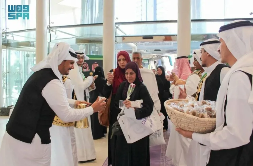 الشؤون الإسلامية تستقبل الدفعة الأولى من ضيوف برنامج خادم الحرمين الشريفين للحج والعمرة من عائلات الشهداء والأسرى والجرحى الفلسطينيين. الشؤون الإسلامية تستقبل الدفعة الأولى من ضيوف برنامج خادم الحرمين الشريفين للحج والعمرة من عائلات الشهداء والأسرى والجرحى الفلسطينيين.