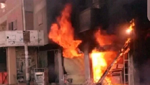 نيران كبيرة تندلع في منزل وإرسال فرق الإطفاء لإخمادها في المنيا نيران كبيرة تندلع في منزل وإرسال فرق الإطفاء لإخمادها في المنيا
