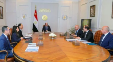 الرئيس السيسي يراقب إجراءات تعزيز تنافسية الاقتصاد المصري وجذب الاستثمارات الأجنبية.