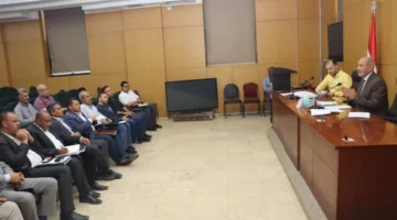 اجتماع لجنة المباني المهددة بالانهيار لمناقشة قرارات التهدم والترميم في بني سويف