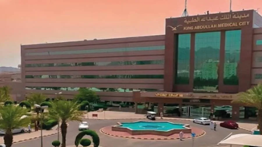 مدينة الملك عبدالله الطبية تراقب صحة الحجاج المرضى من خلال الساعات الذكية مدينة الملك عبدالله الطبية تراقب صحة الحجاج المرضى من خلال الساعات الذكية