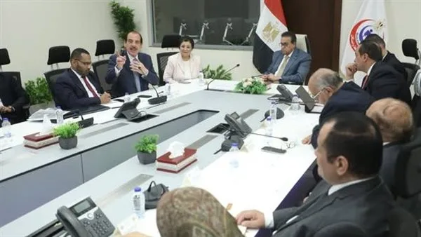 وزير الصحة يستعرض استراتيجية التأمين الصحي تحضيرًا لعيد الأضحى المبارك
