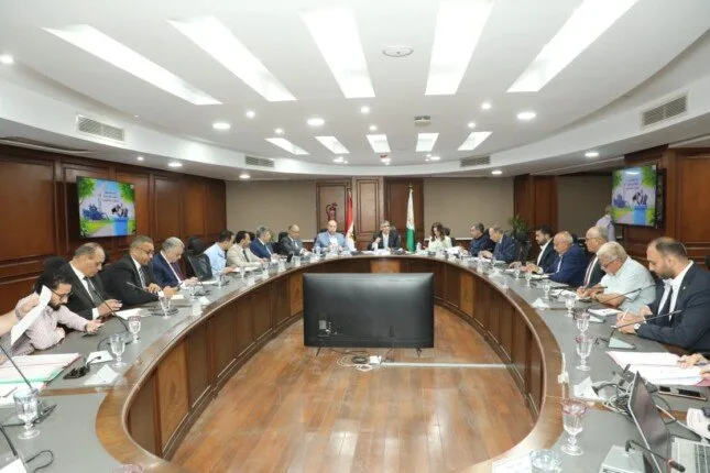 محافظ الجيزة يستعرض سبل إقامة محطة لتحويل النفايات إلى طاقة كهربائية في أبو رواش محافظ الجيزة يستعرض سبل إقامة محطة لتحويل النفايات إلى طاقة كهربائية في أبو رواش