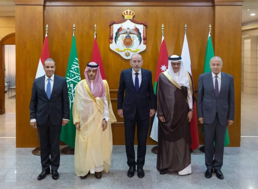 اللجنة الوزارية العربية الإسلامية تُطلع الرئيس الفلسطيني على أعمالها وجهودها.