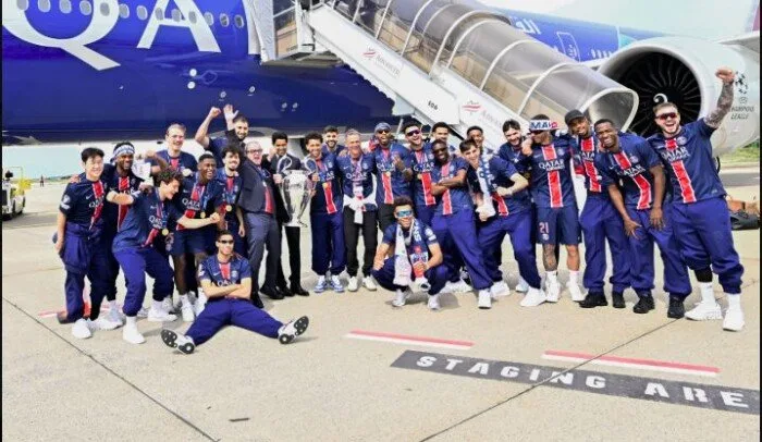 احتفال مهيب في الشانزليزيه بعد فوز باريس بلقب دوري أبطال أوروبا «فيديو» احتفال مهيب في الشانزليزيه بعد فوز باريس بلقب دوري أبطال أوروبا «فيديو»