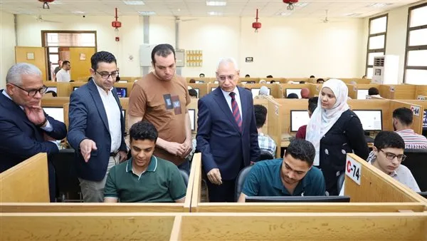 رئيس جامعة المنيا يراقب سير امتحانات كليات الصيدلة والعلاج الطبيعي رئيس جامعة المنيا يراقب سير امتحانات كليات الصيدلة والعلاج الطبيعي