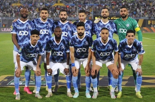 عاجل.. بيراميدز يُتوّج بلقب دوري أبطال إفريقيا للمرة الأولى في تاريخه عاجل.. بيراميدز يُتوّج بلقب دوري أبطال إفريقيا للمرة الأولى في تاريخه