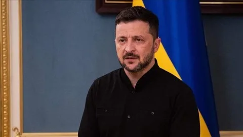 زيلينسكي: الهجوم الذي وقع الأحد على روسيا هو الأكثر شمولاً من أوكرانيا واستخدام 117 طائرة مسيرة فيه زيلينسكي: الهجوم الذي وقع الأحد على روسيا هو الأكثر شمولاً من أوكرانيا واستخدام 117 طائرة مسيرة فيه