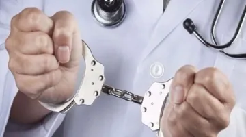 حبس طبيب 3 أشهر بتهمة إجراء جراحة تجميلية بدون تصريح