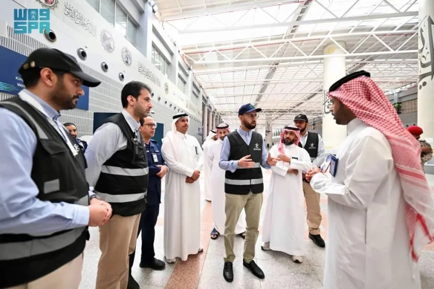 رئيس هيئة الغذاء والدواء يتفقد استعدادات الهيئة في مكة ومطار جدة بشكل ميداني رئيس هيئة الغذاء والدواء يتفقد استعدادات الهيئة في مكة ومطار جدة بشكل ميداني