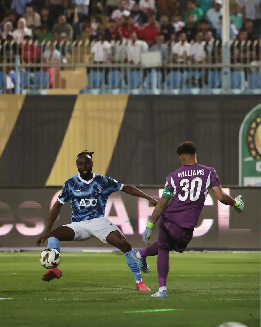 لاعب بيراميدز يفاجئ ثلاثي الأهلي بعد الفوز بلقب دوري أبطال أفريقيا