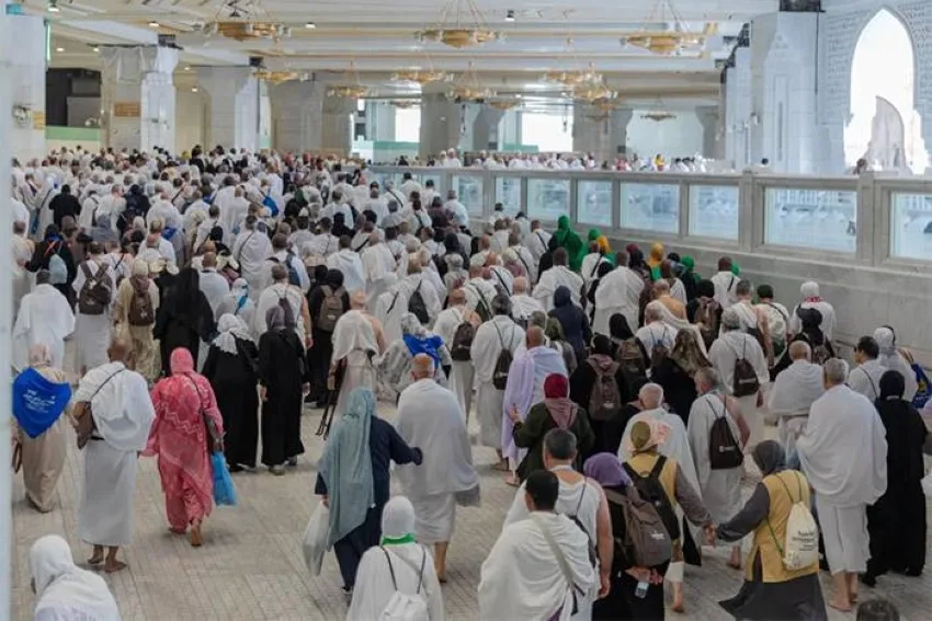 300 ألف غرفة معتمدة للحجاج في مكة 300 ألف غرفة معتمدة للحجاج في مكة