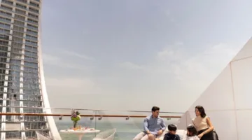 رافلز وفيرمونت الدوحة يقدمان تجارب صيفية راقية في وسط أبراج كتارا.