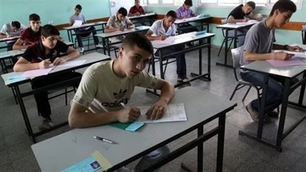 طلاب الإعدادية في القاهرة يختبرون اليوم في اللغة الإنجليزية والجبر والإحصاء طلاب الإعدادية في القاهرة يختبرون اليوم في اللغة الإنجليزية والجبر والإحصاء