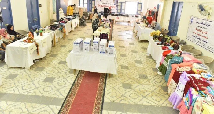 محافظ أسيوط ي inaugurate معرض لصناع الفرح لدعم الأسر المنتجة والنساء الرياديات.