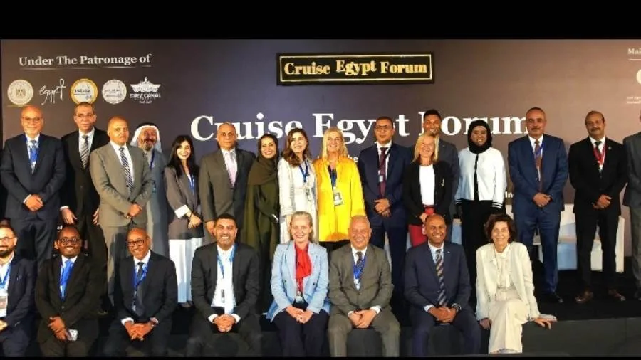 تحت إشراف نائب رئيس الوزراء للتنمية الصناعية ووزير النقل والصناعة.. انطلاق مؤتمر السياحة البحرية في مصر تحت إشراف نائب رئيس الوزراء للتنمية الصناعية ووزير النقل والصناعة.. انطلاق مؤتمر السياحة البحرية في مصر