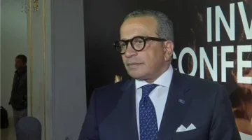عمرو عامر يعبر عن حزنه لوفاة والدة المصرفي البارز عمرو الجنايني