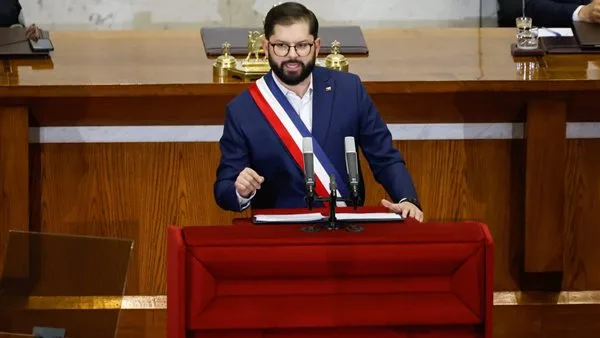 الرئيس التشيلي يرفض التطبيع مع الإبادة الجماعية ويعلن عن تدابير قاسية ضد إسرائيل الرئيس التشيلي يرفض التطبيع مع الإبادة الجماعية ويعلن عن تدابير قاسية ضد إسرائيل