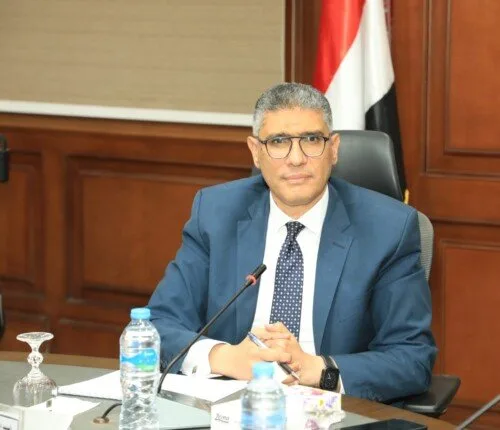 محافظ الجيزة: تعليق إجازات الأطباء البيطريين والموظفين بالمجازر وعمليات التفتيش أثناء العيد محافظ الجيزة: تعليق إجازات الأطباء البيطريين والموظفين بالمجازر وعمليات التفتيش أثناء العيد