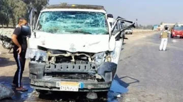 إصابة 7 أفراد في حادث انقلاب حافلة صغيرة على طريق إسكندرية الصحراوي