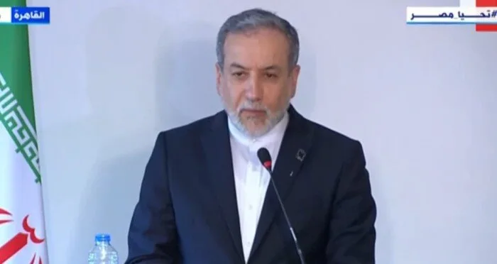 وزير الخارجية الإيراني: نؤكد على ضرورة تعزيز الروابط بين مصر وإيران وزير الخارجية الإيراني: نؤكد على ضرورة تعزيز الروابط بين مصر وإيران