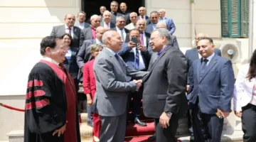 محافظ القاهرة يستقبل رئيس الكنيسة الإنجيلية لتهنئته بعيد الأضحى المبارك