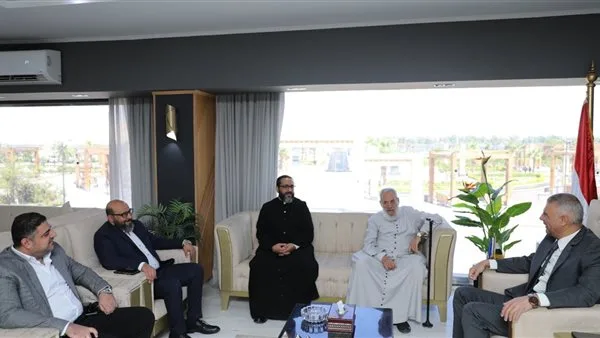 زيارة وفد من الكنيسة الكاثوليكية لتقديم التهاني لمحافظ أسوان بمناسبة عيد الأضحى المبارك