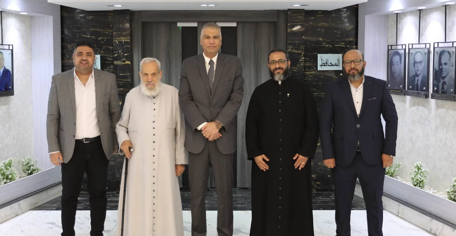 وفد من الكنيسة الكاثوليكية يبارك محافظ أسوان بمناسبة عيد الأضحى المبارك وفد من الكنيسة الكاثوليكية يبارك محافظ أسوان بمناسبة عيد الأضحى المبارك