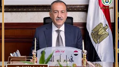 محافظ أسيوط يتابع مستجدات حادث تسريب امتحان الجبر ويؤكد على ضرورة محاسبة المسؤولين وزيادة إجراءات الأمن.
