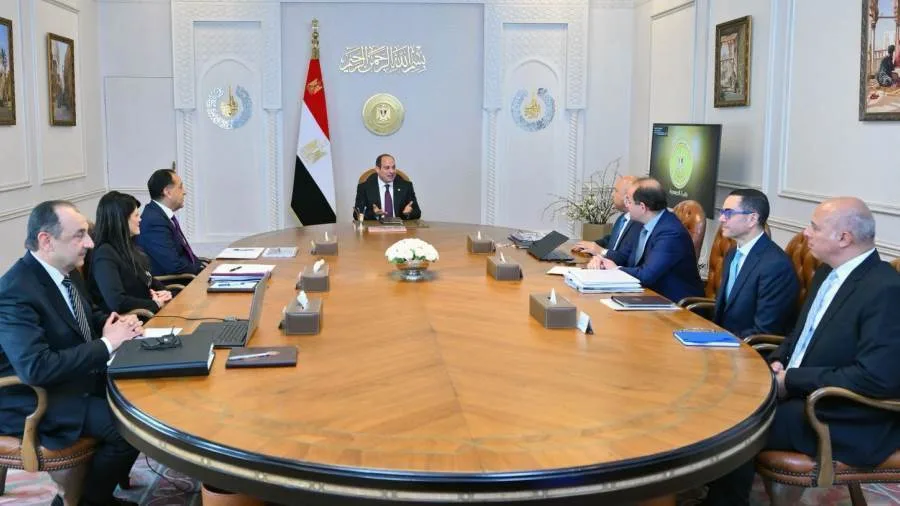 عاجل.. الرئيس السيسي يوجه بتحسين أداء شركات الدولة وزيادة التعاون مع القطاع الخاص عاجل.. الرئيس السيسي يوجه بتحسين أداء شركات الدولة وزيادة التعاون مع القطاع الخاص