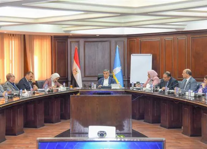 محافظ الإسكندرية: تقييم كامل لإدارة أزمة العاصفة الرعدية واستمرار حالة الطوارئ في المستقبل (صور) محافظ الإسكندرية: تقييم كامل لإدارة أزمة العاصفة الرعدية واستمرار حالة الطوارئ في المستقبل (صور)