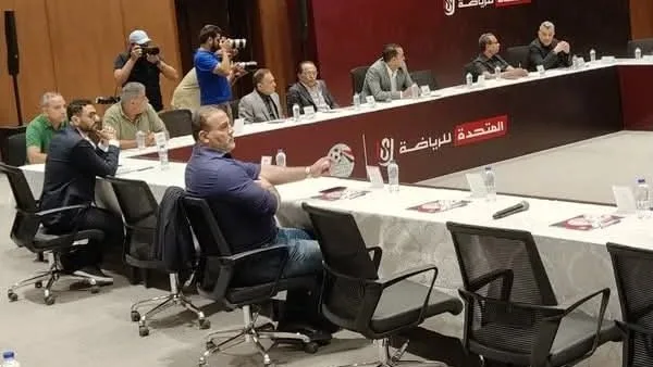الاتحاد يرفض اقتراحات الزمالك والأهلي وأبو قير خلال اجتماع الأندية الاتحاد يرفض اقتراحات الزمالك والأهلي وأبو قير خلال اجتماع الأندية