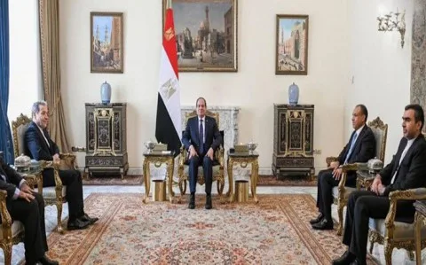 في ظل ظروف دقيقة على الصعيدين الإقليمي والدولي: ما الدلالات التي يحملها اجتماع السيسي وعراقجي؟ ما الجديد في هذه العلاقة؟ وهل تشير إلى تعزيز التعاون واستعادة القاهرة لدورها كقوة إقليمية مؤثرة؟
