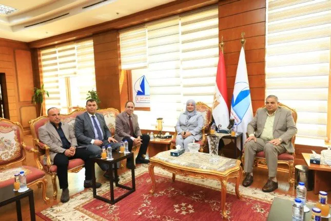 جامعة كفر الشيخ تتعاون مع البرنامج الوطني لإدارة المخلفات الصلبة لوضع أول دليل توجيهي بيئي.