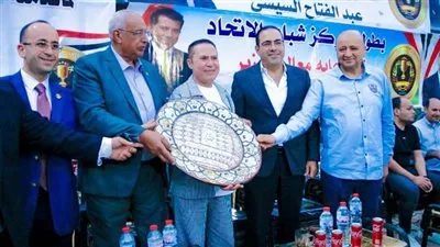 نواب وسياسيون يرفعون برقية تقدير للرئيس عبدالفتاح السيسي ويدعون الشباب لدعم الوطن. نواب وسياسيون يرفعون برقية تقدير للرئيس عبدالفتاح السيسي ويدعون الشباب لدعم الوطن.