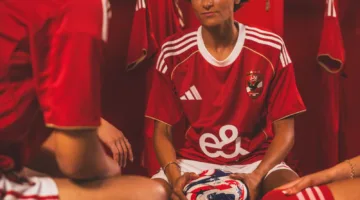 كشف الستار عن الزي الجديد للنادي الأهلي لموسم 2025 – 2026