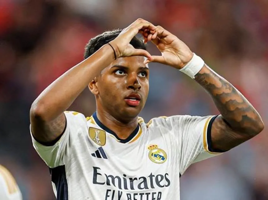 بعد الكثير من التوقعات حول وجهته المستقبلية.. رودريجو يُبلّغ ريال مدريد بقراره النهائي.